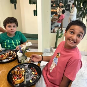 اردوی آموزشی زبان انگلیسی در رستوران