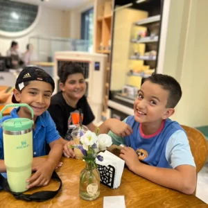 اردوی آموزشی زبان انگلیسی در رستوران