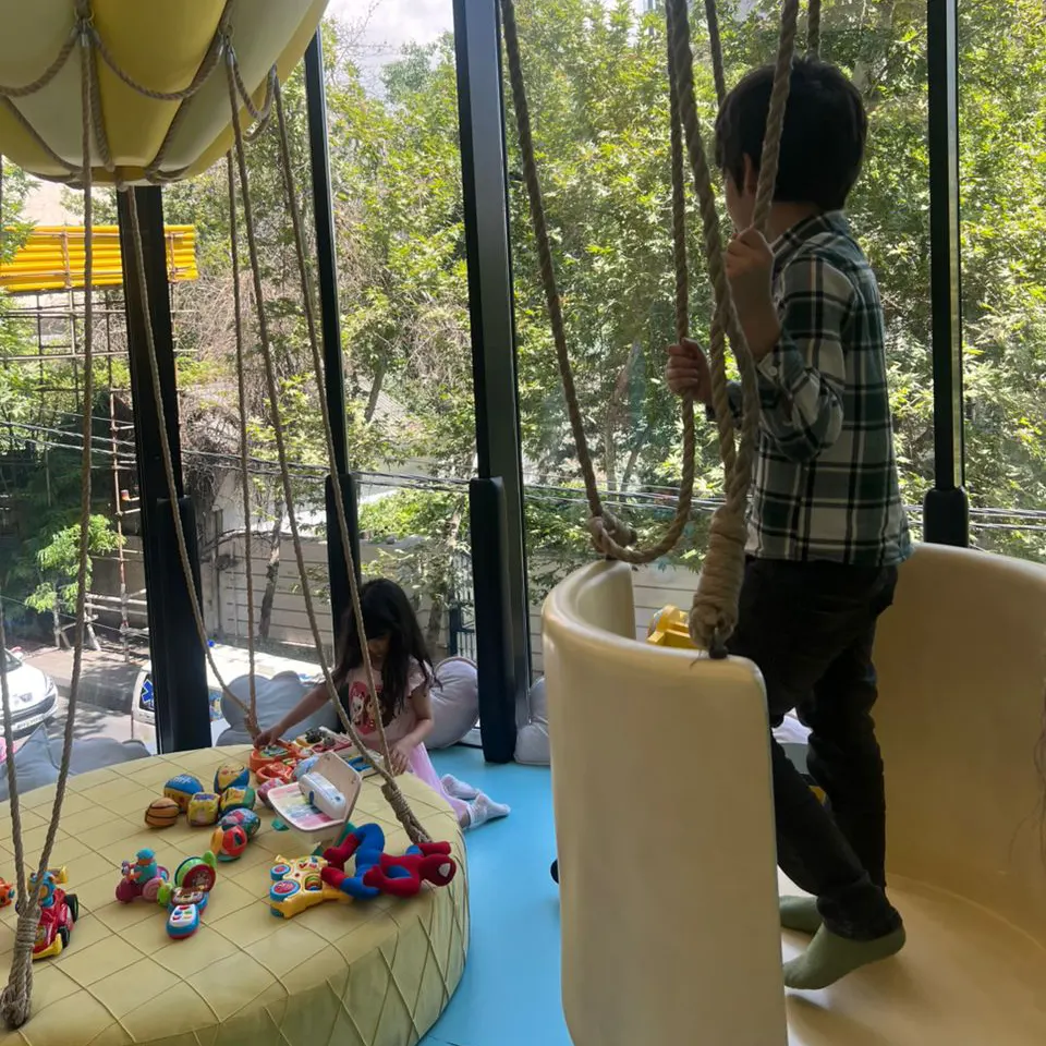 اردو زبان انگلیسی کودکان میس یاسمن بالونیا