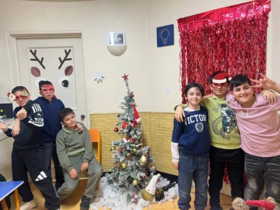 جشن کریسمس شاد و آموزشی در مدرسه زبان کودکان میس یاسمن