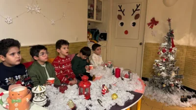 جشن کریسمس در مدرسه میس یاسمن آموزش زبان انگلیسی کودکان تهران منطقه یک 